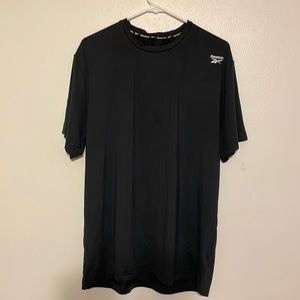 Reebok t-shirt for men size LG